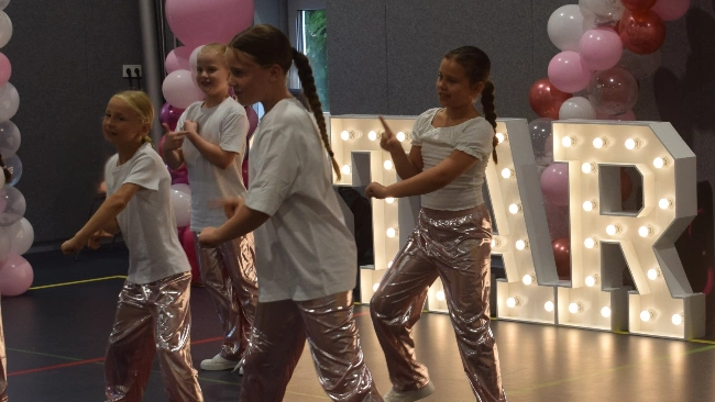 Hip Hop Dance 5+ bij Starlights Dansstudio